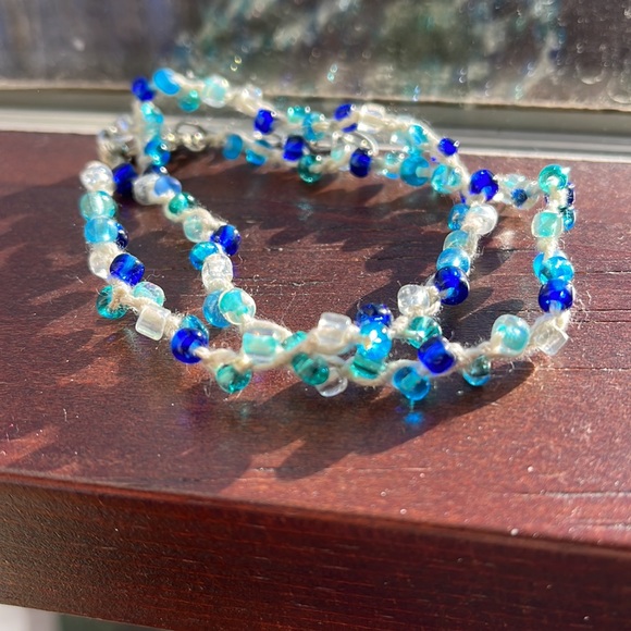 Handmade seed bead necklace - Picture 3 of 4